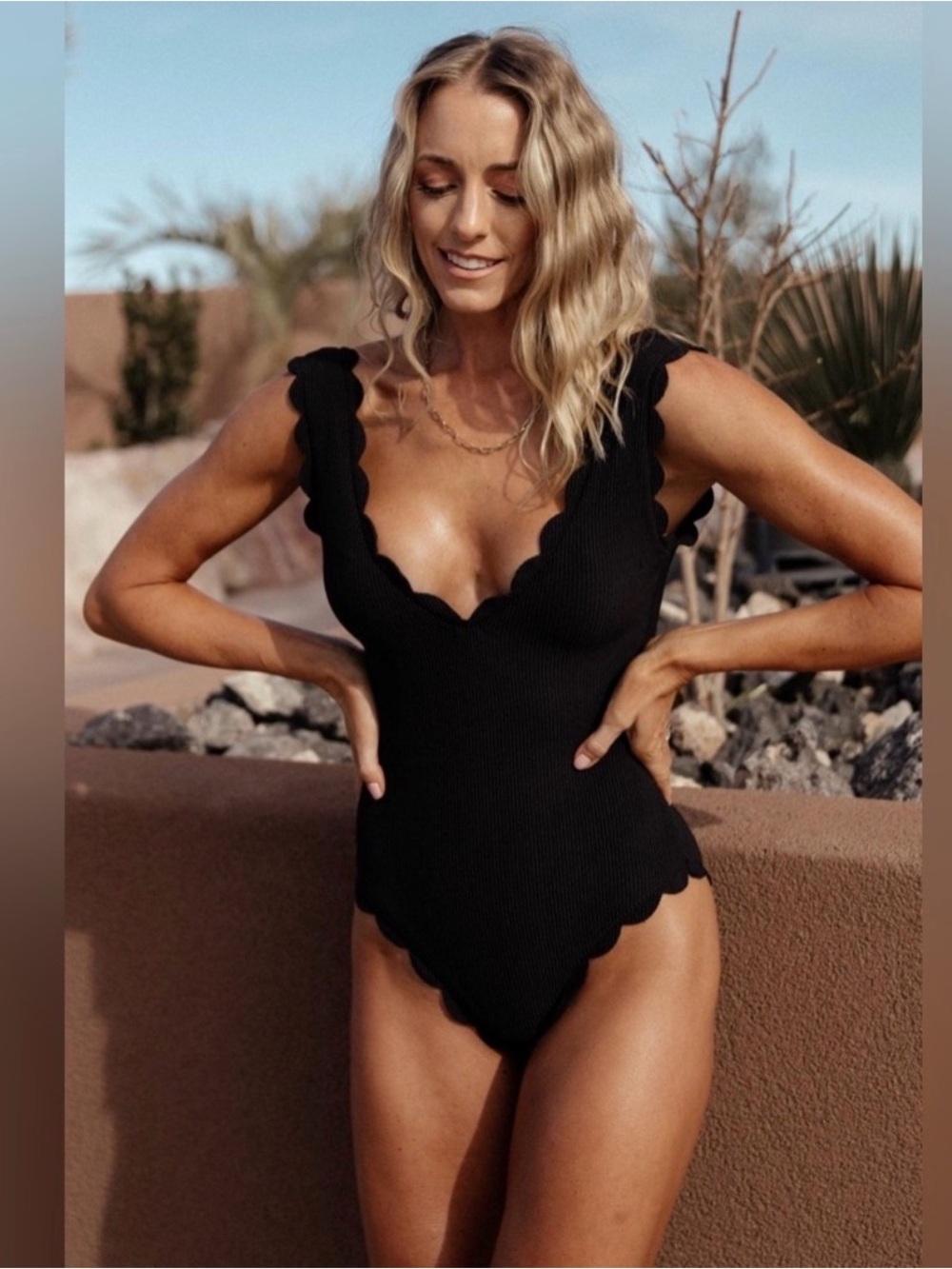 Baltic Born Roatán Scalloped One Piece Swimsuit NWT size Large Black Ribbed